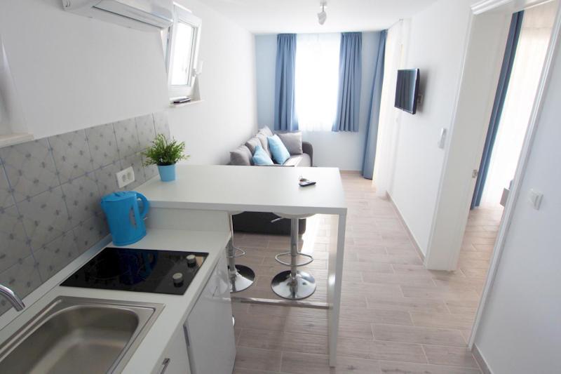 Rita Apartments - Sea-View Apartment 2Plus1 Tučepi エクステリア 写真